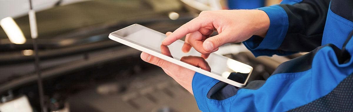 Honda Service guy on iPad